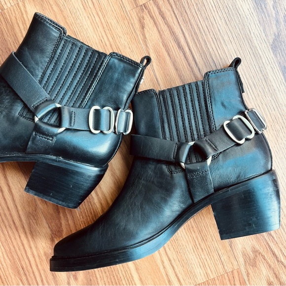 Sam Edelman Black Bellamie Boots - Picture 2 of 8